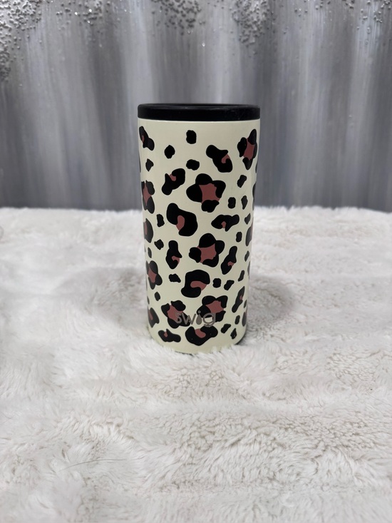 SWig Other - Swig Life 12 oz Skinny Can Cooler